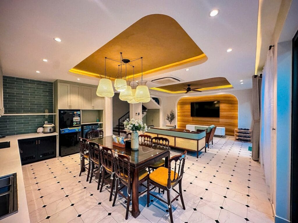 Bếp và Phòng khách của Retreat Signature Villa