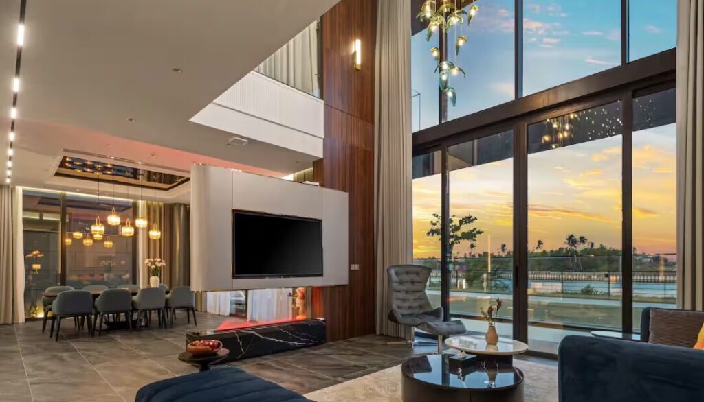 Hometown Azure Villa Da Nang