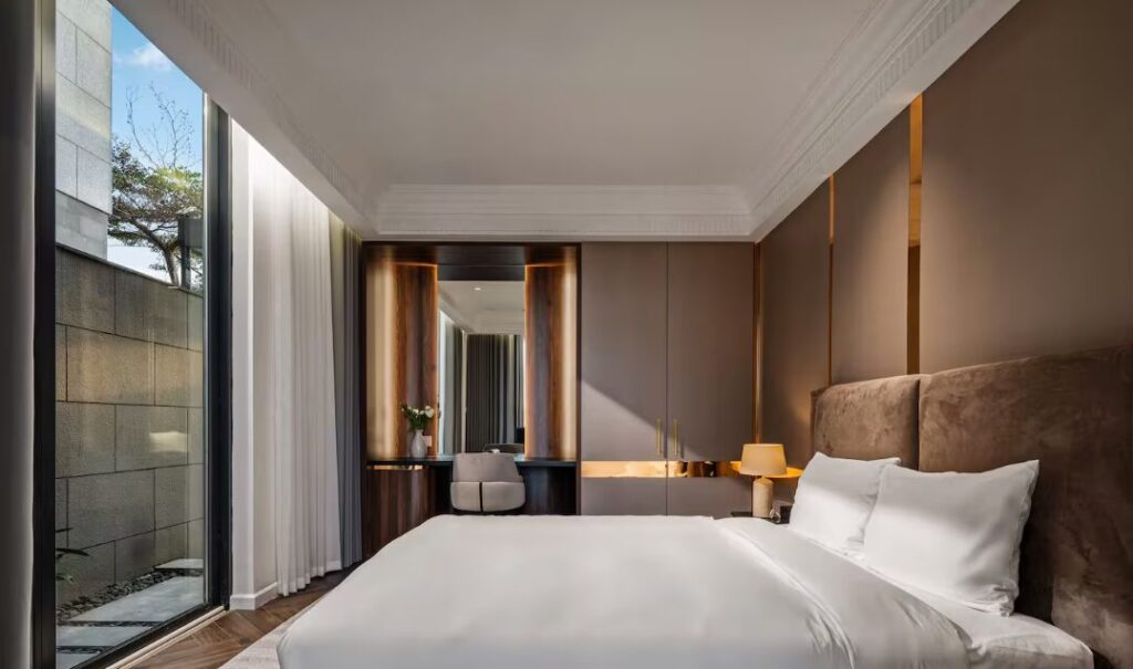 Hometown Azure Villa Da Nang